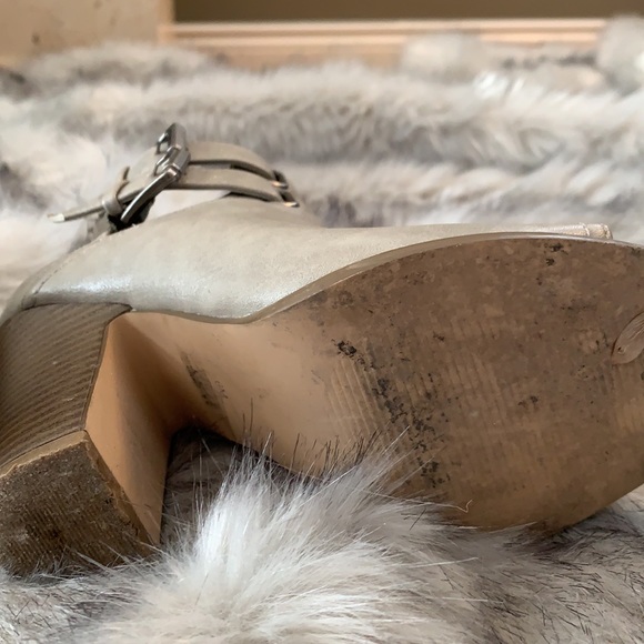 G BY GUESS Heeled Booties - Picture 6 of 8